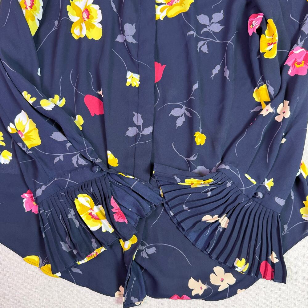 Ann Taylor Navy Floral Blouse Pleated Bell Sleeve Women's M Button Up Career Top - Picture 11 of 13